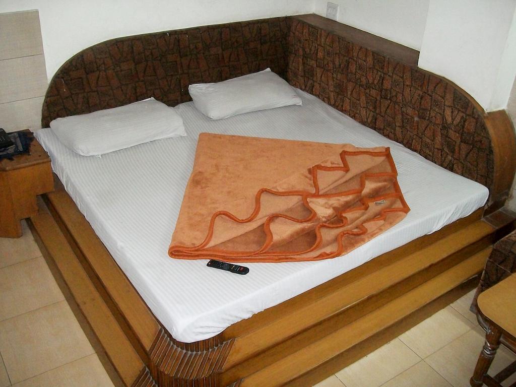 Hotel Milan Continental Delhi  Zimmer foto